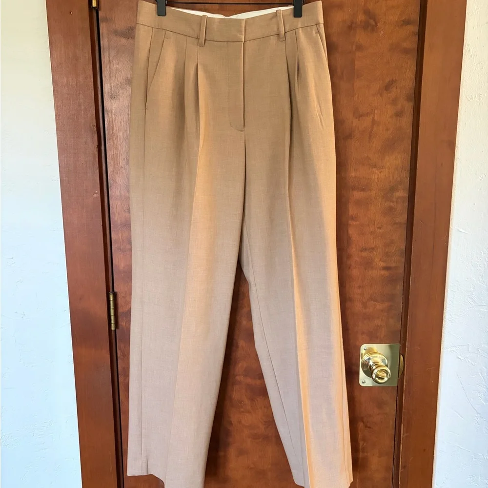 Aritzia The Effortless Pant - Picture 1 of 7